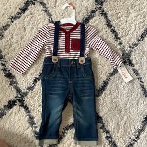 Shirt and jeans with suspenders